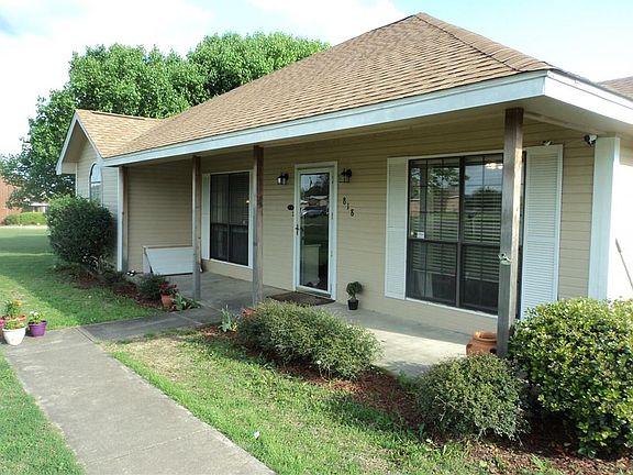 2nd image of 818 Eastridge Cir