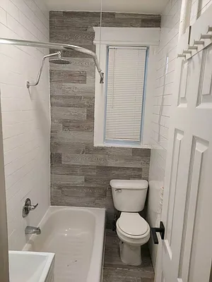 Rented by Delmark Realty LLC | media 8