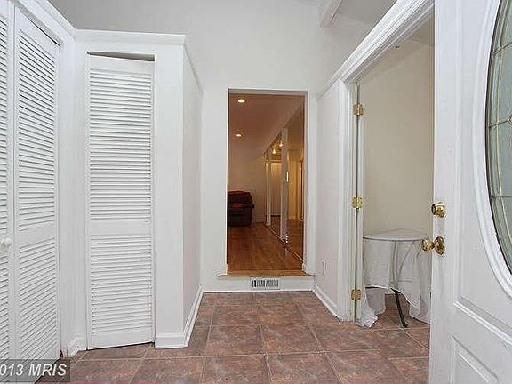 5th image of 209 Bradley Ave
