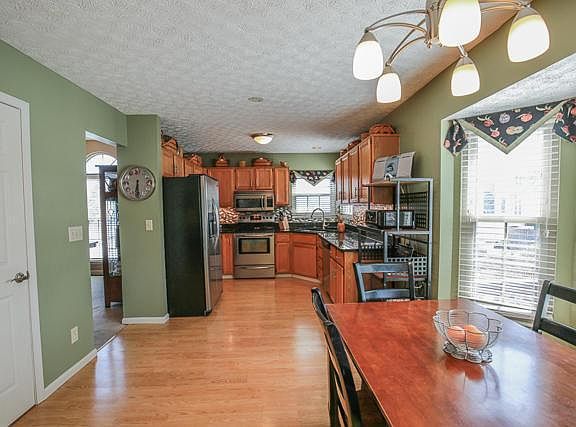 5th image of 5059 Highland Meadows Dr