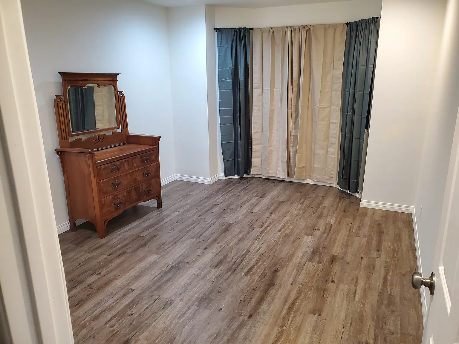 2 bed, 890 sqft, $2,499 — Photo 4