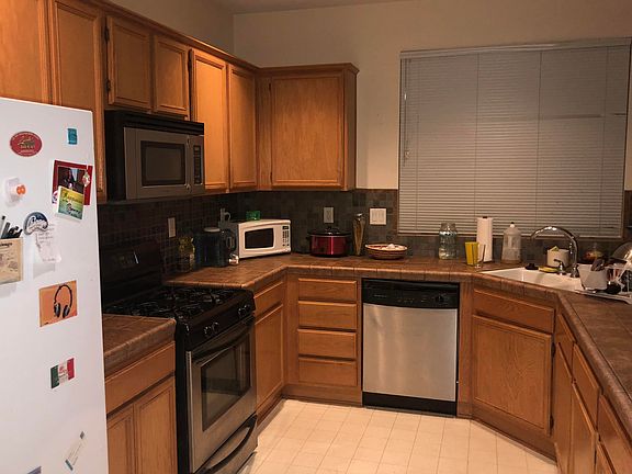 3rd image of 5760 Marseilles Dr
