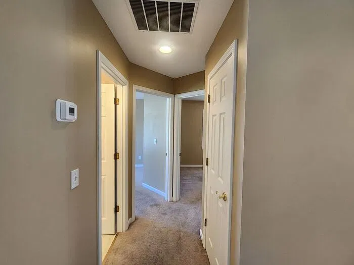 3 bed, 2.0 bath, 1477 sqft, $1,700 — Photo 4