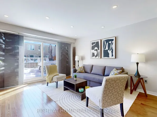 49 Wilkes Cres, Toronto, ON M1L 0B4