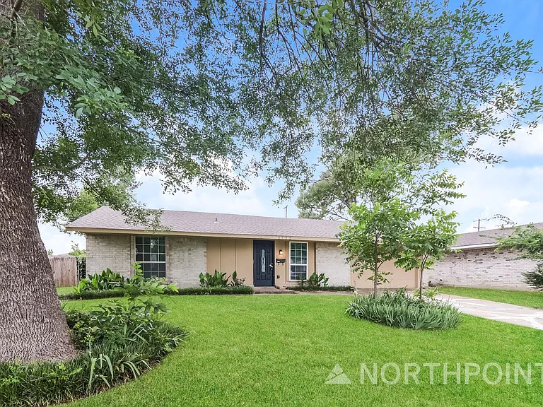 2722 Spiceberry Ln — Photo 2