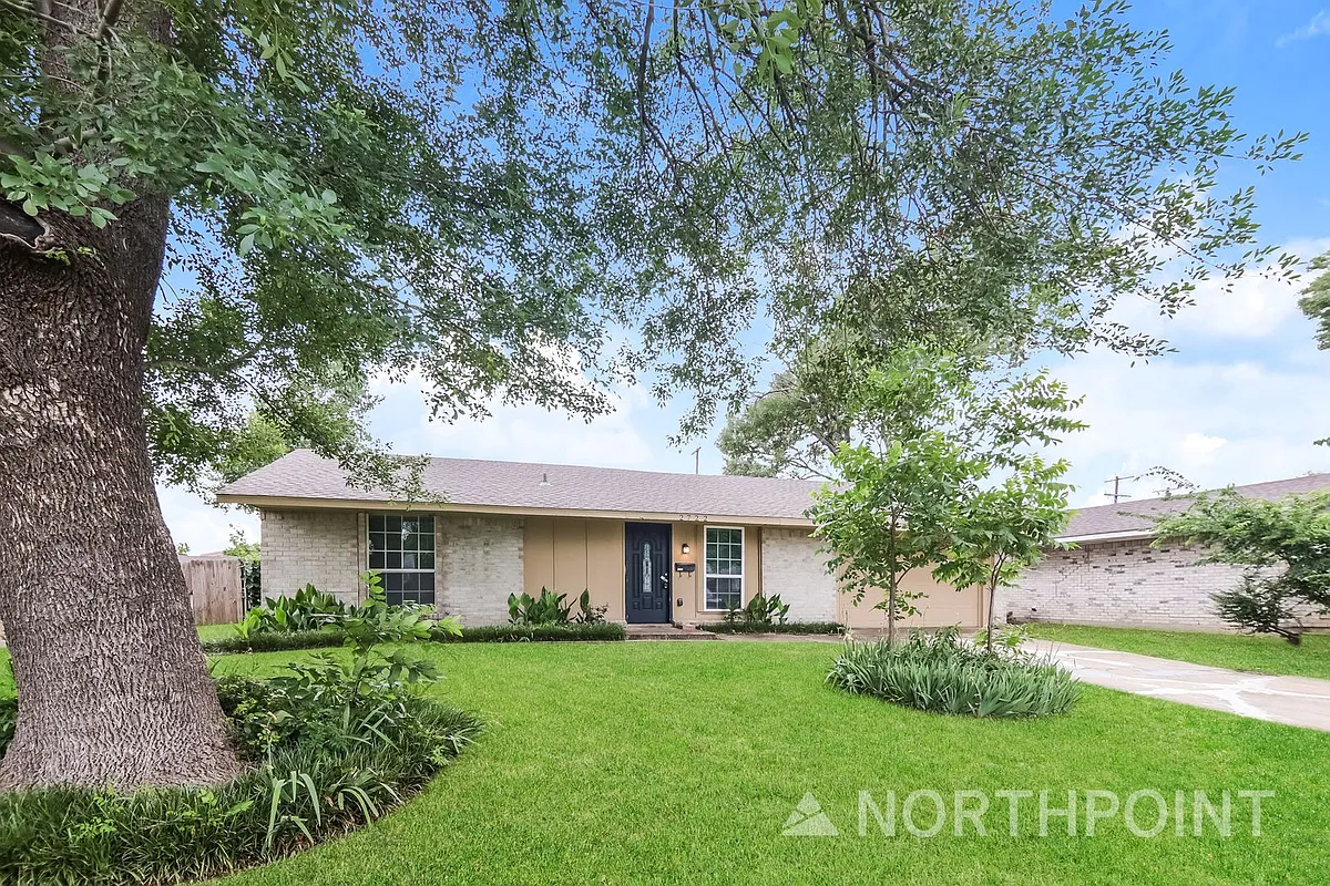 Building Photo - 2722 Spiceberry Ln