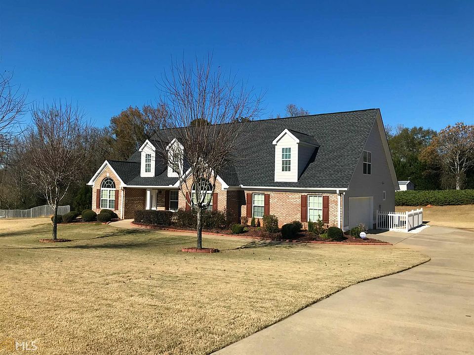 1st image of 215 Ichabod Ln