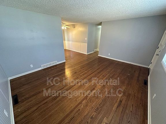4th image of 8603 Winchester Ave