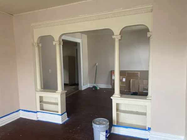 169 7th Ave #2F, Troy, NY 12180