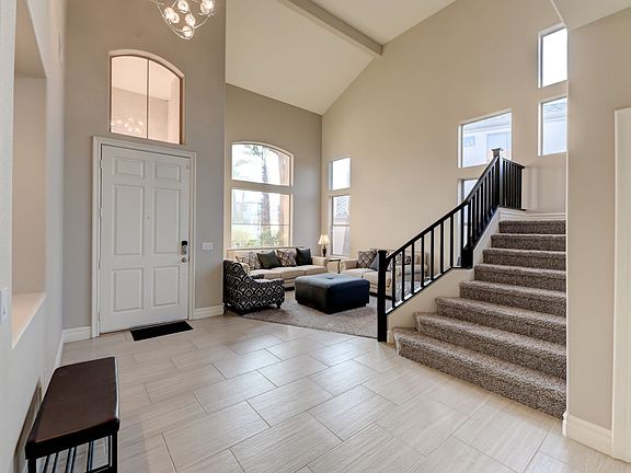 2nd image of 5 Chateau Whistler Ct