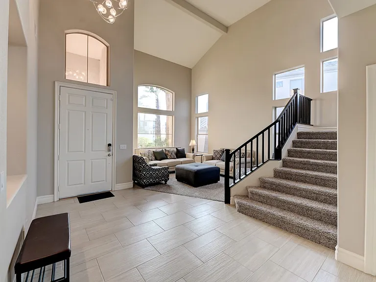 5 Chateau Whistler Ct — Photo 2