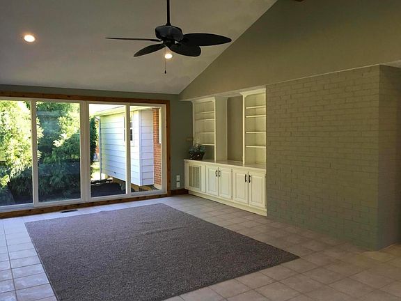 5th image of 5111 Carriage Dr