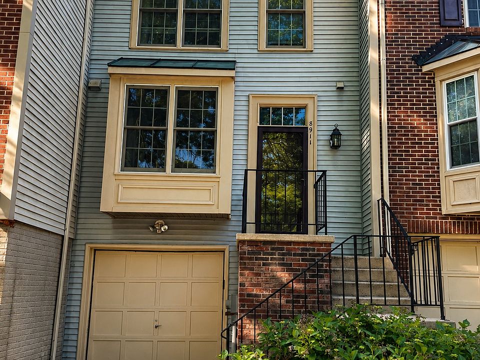 1st image of 8911 Oakwood Way