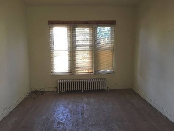 5th image of 605 E Ayer St