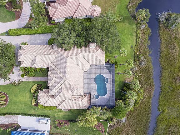2nd image of 24624 Harbour View Dr