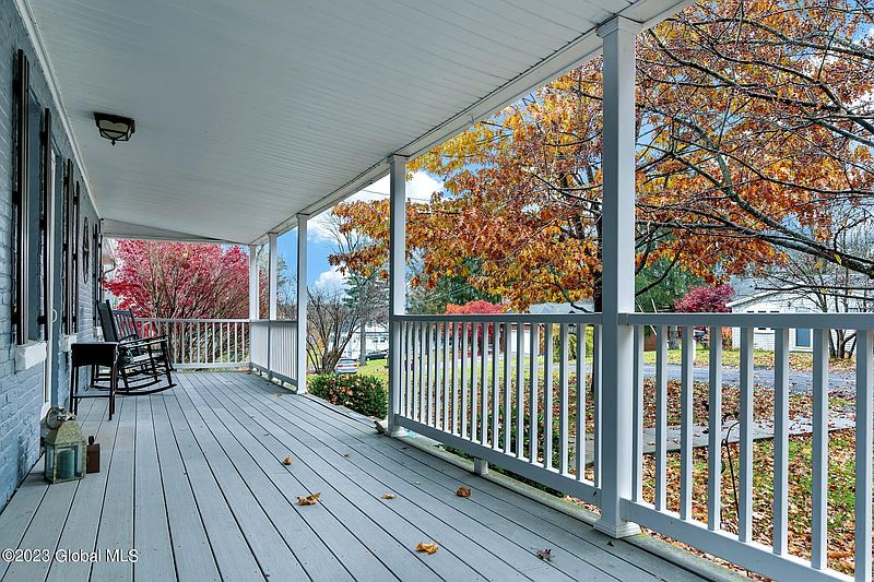 2nd image of 48 Worthington Boulevard