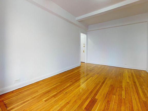 3rd image of 301 E 38th St APT 5F