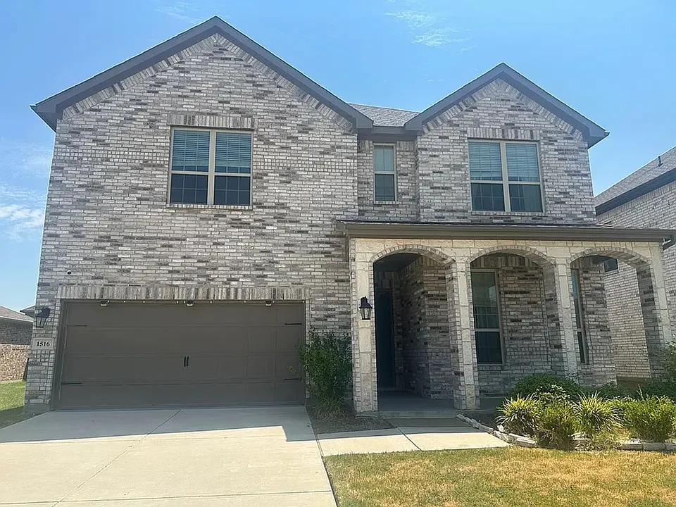 1516 White Water Way