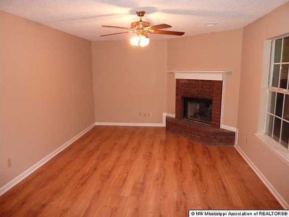 3rd image of 2774 Heatherglen Cv W