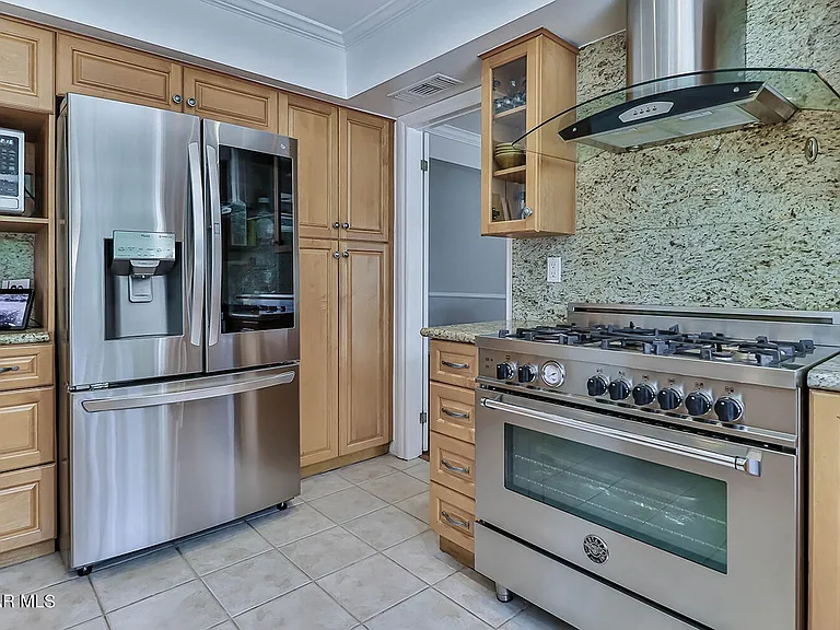 1056 S Barrow Ct — Photo 13