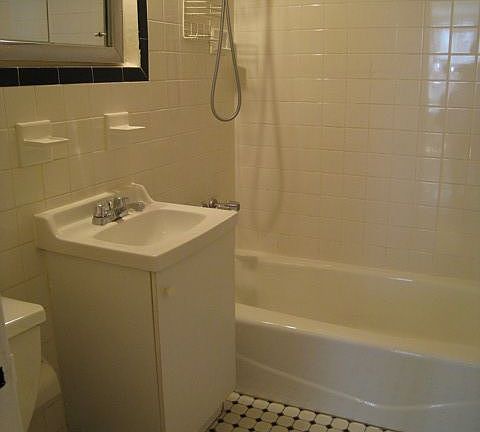 4th image of 139 W 74th St APT 1A