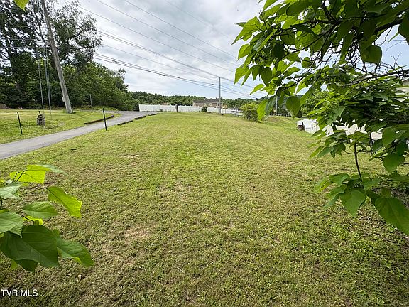 5th image of 255 Holly Mountain Ln