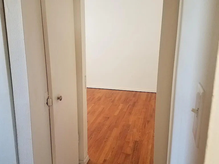 Maplewood Square Apartments — Photo 39