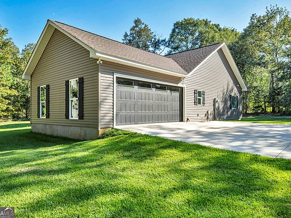 2nd image of 523 Taylor Rowland Rd