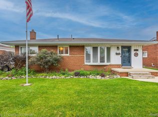 1894 Pinetree Dr, Trenton, MI 48183