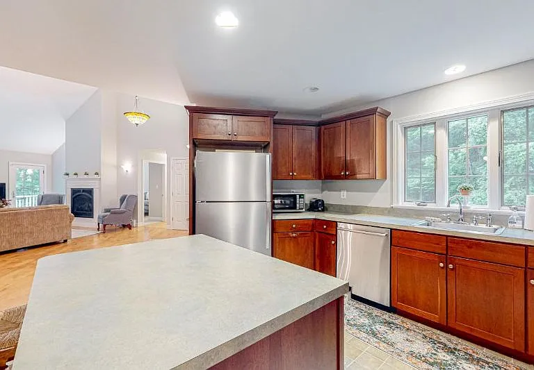 24 Mill St — Photo 10