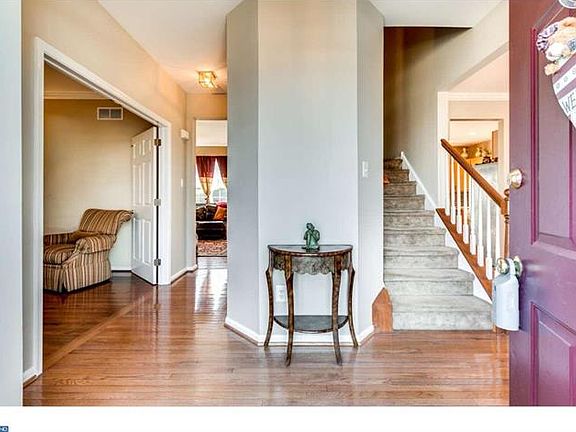 3rd image of 3812 Highland Dr