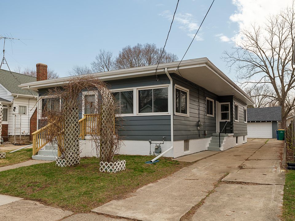 1st image of 62 Woodward Ave