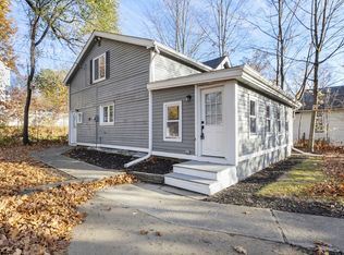 90 Youngs Rd, Lunenburg, MA 01462