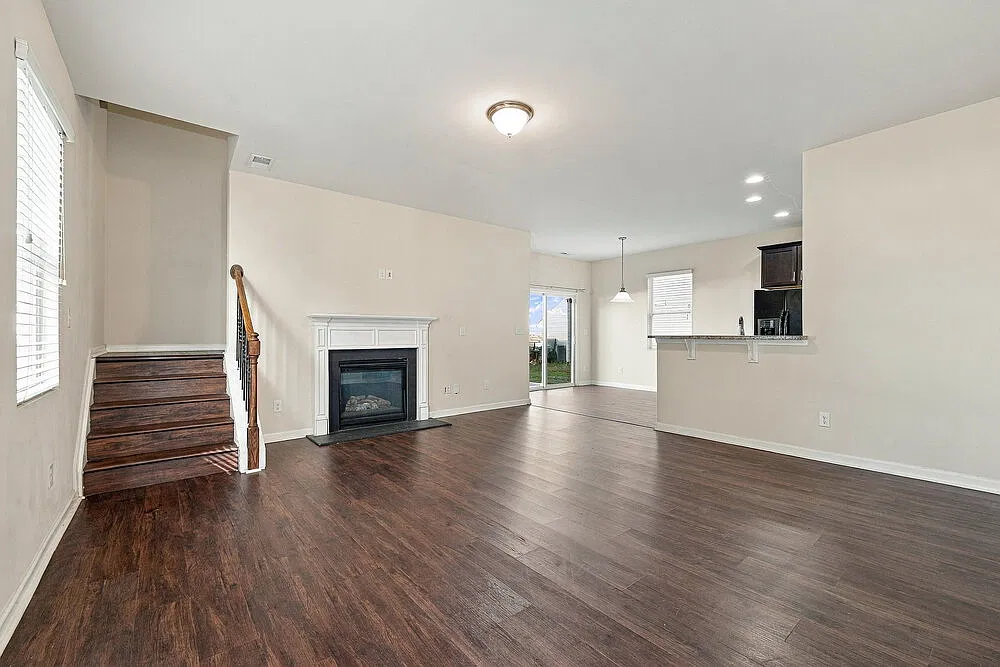 4 bed, 2.5 bath, 2020 sqft, $2,230 — Photo 4
