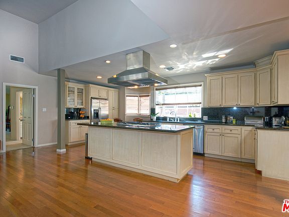4th image of 12958 Bloomfield St