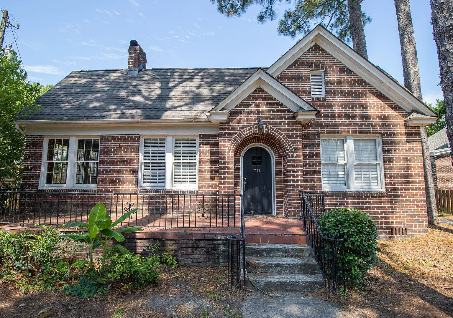 Charming 3 Bedroom Home in Desirable Heathwood! — Photo 1