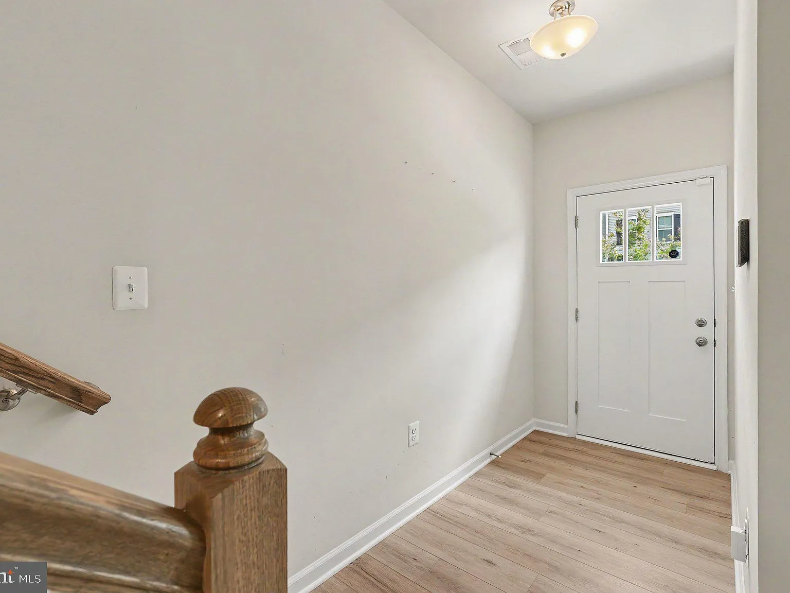 3 bed, 3.5 bath, 1704 sqft, $2,500 — Photo 4