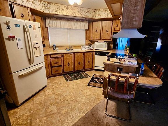 4th image of 9067 E OLIVE Lane S