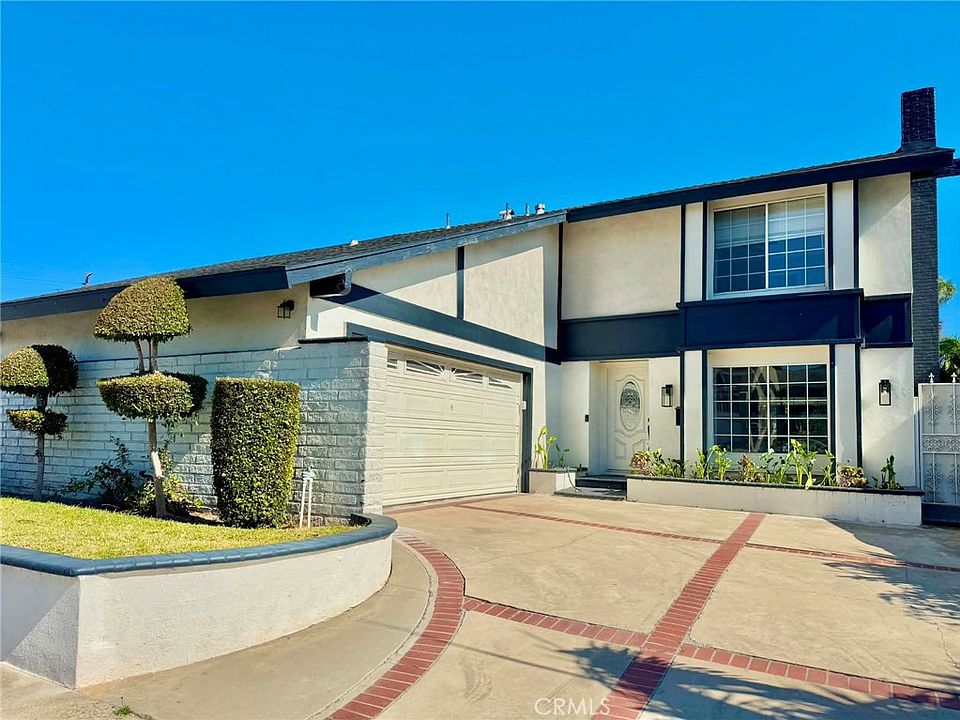 1st image of 10946 El Chino Ave