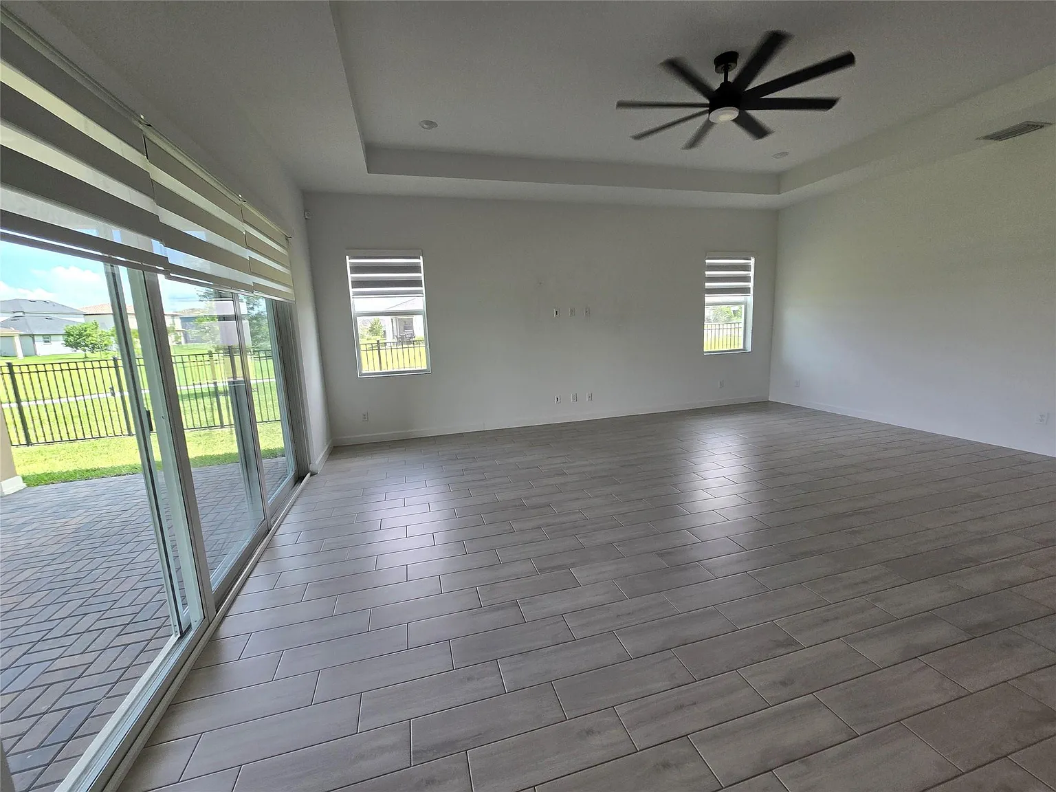 3 bed, 3.0 bath, 2629 sqft, $4,400 — Photo 3