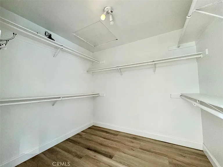 22511 Peartree — Photo 17
