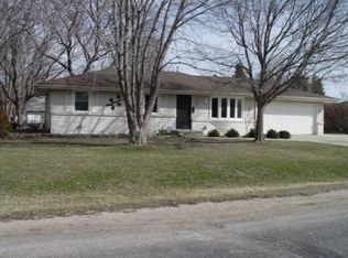 4602 Comet Dr, Machesney Park, IL 61115