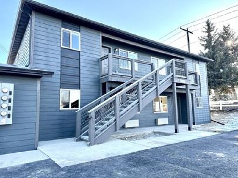 1st image of 3105 Cooney Dr #4