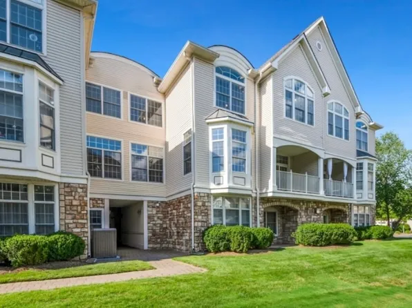 109 Turlington Ct, Livingston, NJ 07039