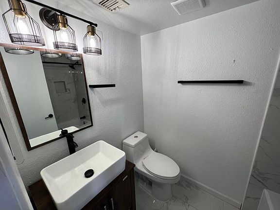 5th image of 3828 N 32nd St Unit 227