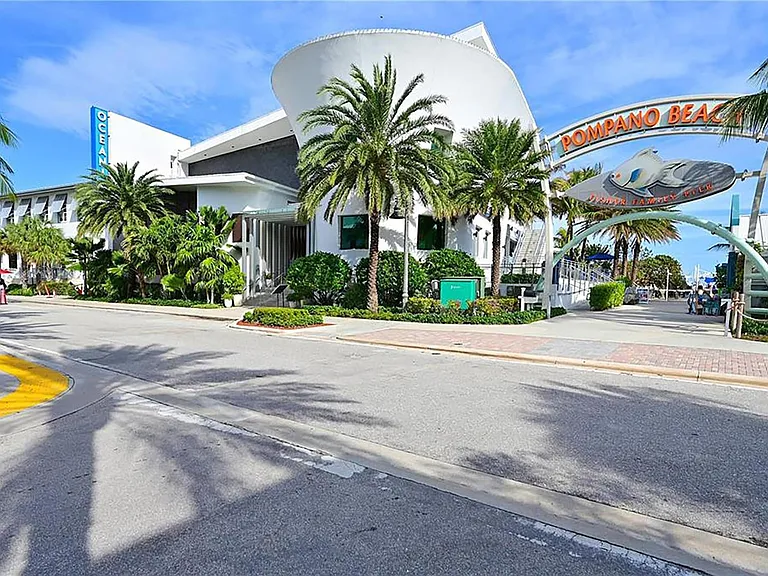 525 N Ocean Blvd #919 — Photo 38