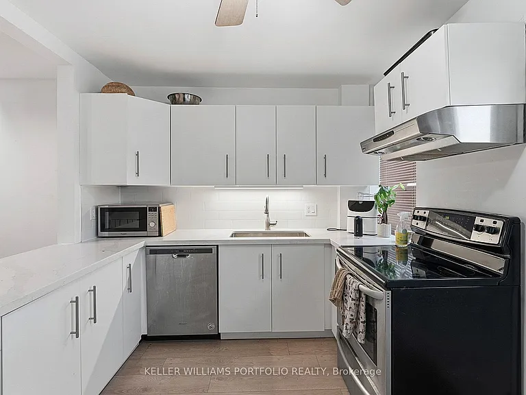 15 Myrtle Ave — Photo 14