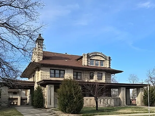 836 W Stephenson St, Freeport, IL 61032