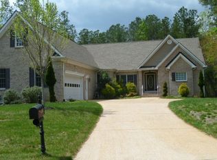 18833 Waterford Dr, Sutherland, VA 23885