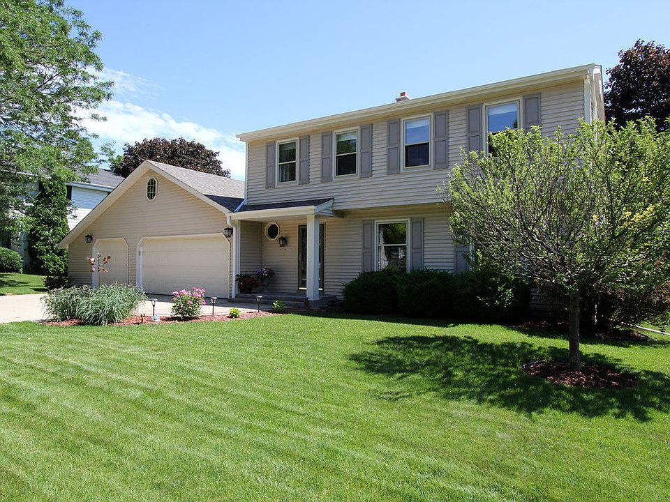 1st image of 15985 W Cynthia Dr